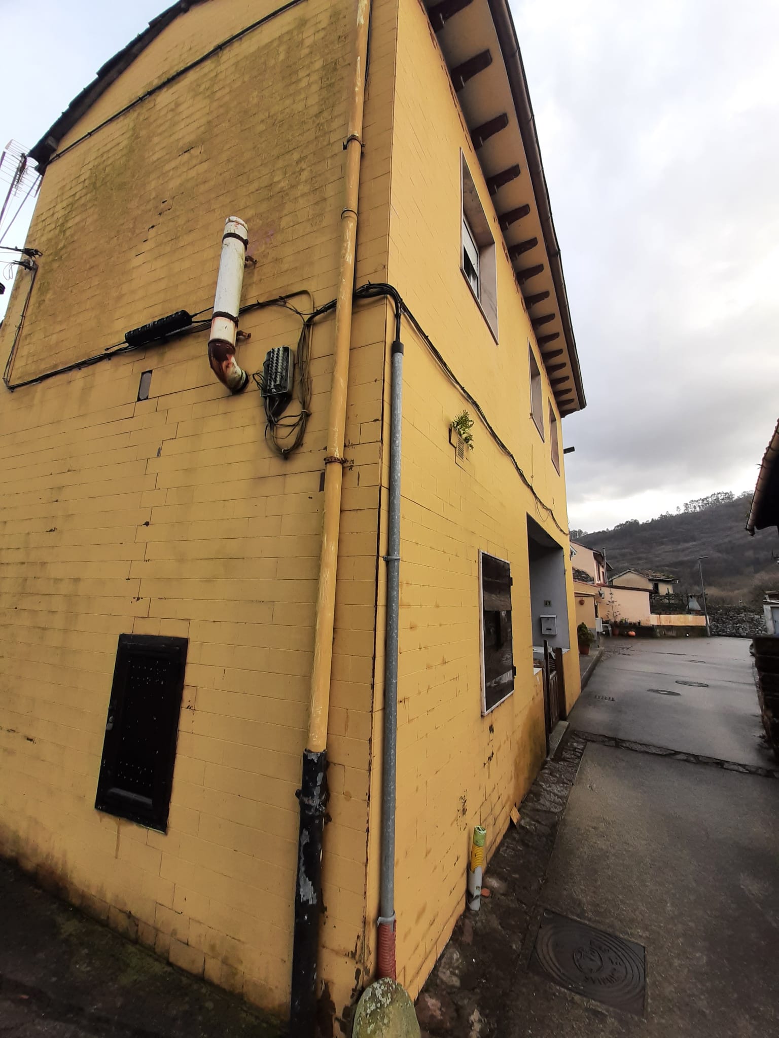 Таунхаус в Продажа в Pereda, La, Asturias 39.000 €